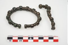 Foto von Bronzeknotenarmreif (NHMW-PRAE-025381)